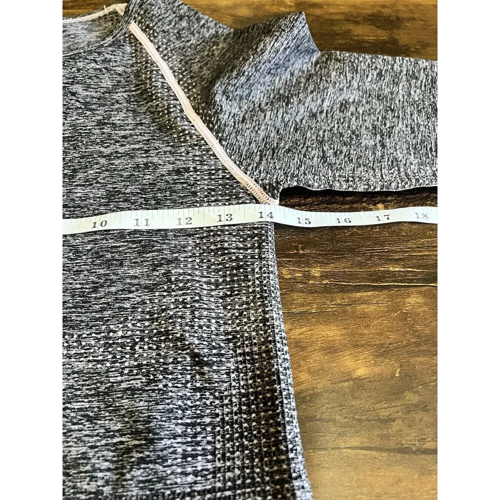 Victorias Secret Seamless Crop Top Women's Sz M Long Sleeve Activewear